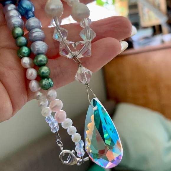 Colorful Freshwater Pearl set with Aurora pendant - Picture 6 of 8